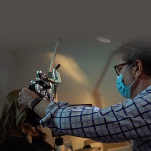 Optometrist with Hearing Loss Experiences Sensory Awakening, Thanks to Widex MOMENT Hearing Aids