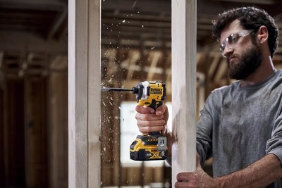 DEWALT Atomic Compact Series™ 20V MAX* 1/4-In. Brushless Cordless 3-Speed Impact Driver (DCF850)