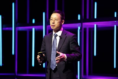 Richard Jin, vicepresidente de Huawei y presidente de la Línea de Productos Comerciales Ópticos de dicha empresa, pronunció un discurso de apertura (PRNewsfoto/Huawei)