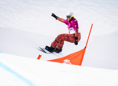 Lisa DeJong est l'une des quatre parasnowboarders canadiennes qui participeront aux finales de snowboard cross lundi aux Jeux paralympiques d'hiver de Beijing 2022. PHOTO : Comit paralympique canadien (Groupe CNW/Canadian Paralympic Committee (Sponsorships))