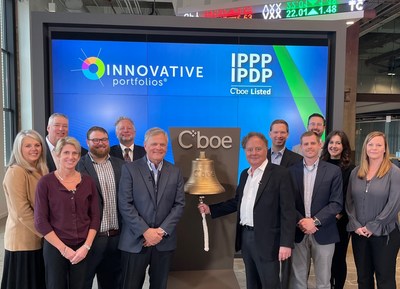 The Innovative Portfolios team rings the opening bell at Cboe to celebrate the launch of their two new ETFs. Pictured, left to right: Christy Jordan, Eric McKenzie, Audrey Bruch, Louie Humphries, JR Humphreys, Managing Director Dave Gilreath, Managing Director Ron Brock, Tom Kaiser, Seth Hickle, Peter Bjelopetrovich, Kat Harper, and Angie Reecer.