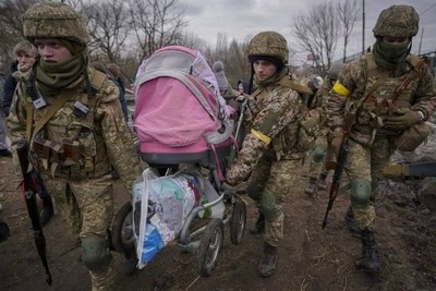 Evacuation of children and families in Irpin (elit suburb of Kyiv)