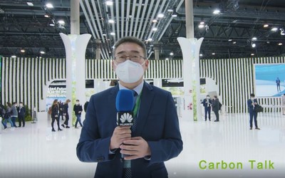 Dr.Fang at Carbon Talk (PRNewsfoto/Huawei)