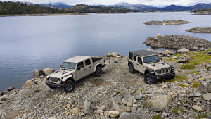 Destination Desert: Jeep® Brand Adds Gobi Exterior Paint Color to Gladiator and Wrangler