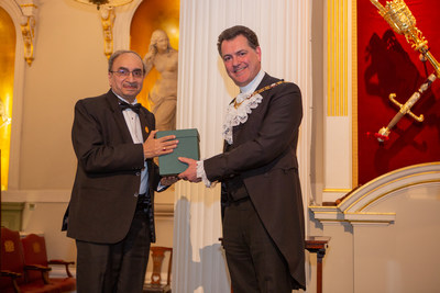 The Lord Mayor Alderman Vincent Keaveny - presenting memento to Dinesh Kumar Khara Chairman