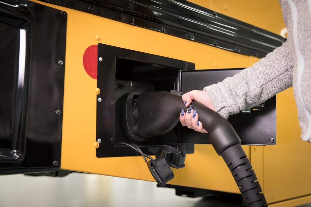 INCHARGE ENERGY PARTNERS TO DEPLOY THE LARGEST ELECTRIC BUS FLEET IN SOUTHERN CALIFORNIA SCHOOL - Vimarsana News