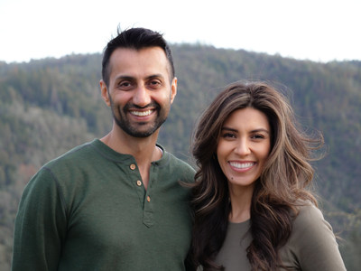 Ellaquor owners, Bobby Uppal and Karina Almanza, are leading by example by focusing on the whole self when it comes to beauty. With personal quests to live healthy lifestyles focused on using earth's finest natural resources, the pair remain committed to learning and discovering the power of natural ingredients and sharing them with others.