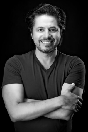 Former Russian Pop Star provides Aid to Ukrainian Refugees