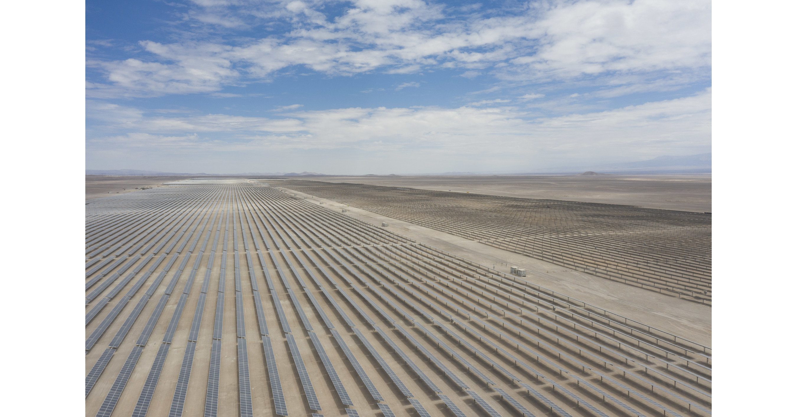 La planta solar Sol del Desierto (244 MW) de Atlas Renewable Energy en Chile evitará emisiones de CO2 equivalentes a 47.000 vehículos al año
