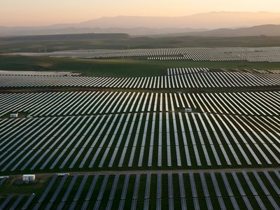 Nextracker's terrain-following NX Horizon-XTR on Wright Solar Plant, California, (250 MW)