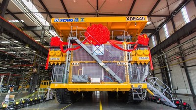XCMG constrói o XDE440, o maior caminhão de mineração rígida com tração traseira do mundo (PRNewsfoto/XCMG)