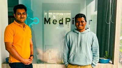 Nitthin Chandran (CEO, MedPiper) with Abhijeet Katte (CEO, Lonere Labs)