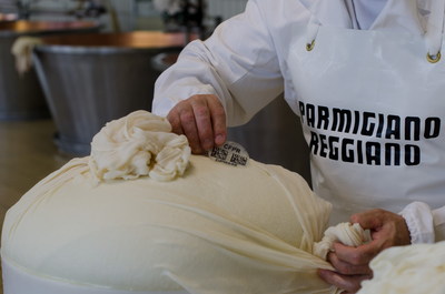 The Consorzio del Parmigiano Reggiano today announced its partnership with Kaasmerk Matec and p-Chip Corporation to launch a line of food-safe and secure traceability digital labels for its Parmigiano Reggiano cheese wheels.