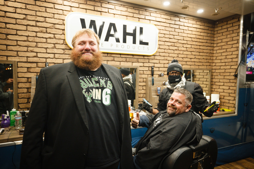 Mobile Barbershop Offering Grooming for a Good Cause at Milwaukee Bucks Game - Vimarsana News