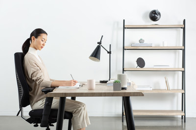 Staples Canada partners with gry mattr by Joe Mimran and ergoCentric to bring to market the airCentric 3, Canada’s best ergonomic office chair in its price point. (CNW Group/Staples Canada ULC)