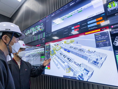 Implemented ‘digital twin’ technology enables the operating system to analyze production processes in virtual reality.