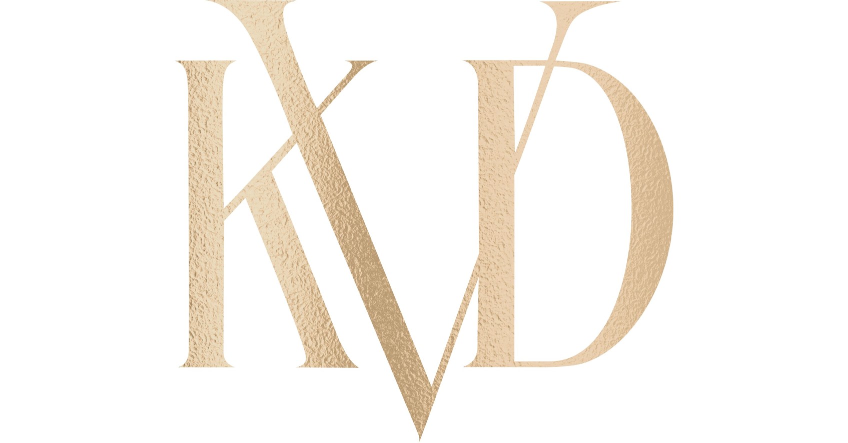 Celebridade Paris Jackson é nomeada como rosto da KVD Beauty com parceria de beleza inédita Celebridade Paris Jackson é nomeada como rosto da KVD Beauty com parceria de beleza inédita