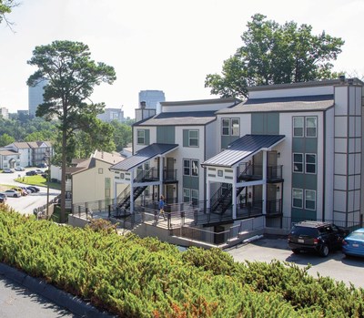 The Halsten at Vinings Mountain is a 440-unit multifamily property located at 3000 Cumberland Club Drive in Atlanta's Central Vinings district. Eastern Union recently arranged for an $83.33-million bridge loan in support of its acquisition.