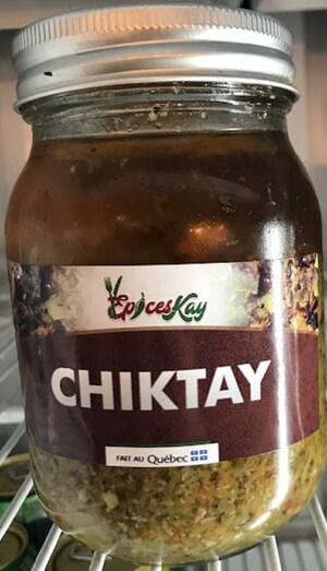 Absence d'informations nécessaires à la consommation sécuritaire de chiktay (hareng fumé assaisonné dans l'huile) vendu par l'entreprise Épices Kay inc.