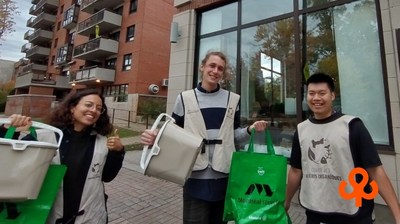 Last October, Vertcit's MO patrol distributed more than 1,400 start-up for residents of 9-unit buildings and owners of businesses and industries as part of the pilot project to implement the collection of organic materials (CNW Group/Ville de Montral - Arrondissement de Saint-Laurent)