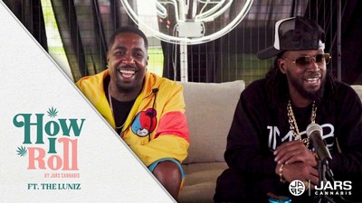 Yukmouth and Kuzzo Fly of the Luniz sit down with JARS Cannabis to show viewers how they roll.