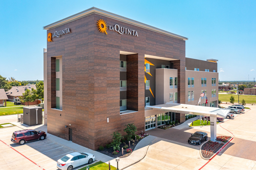 Mohr Partners Transacts on Newly Developed La Quinta Hotel in Red Oak, TX - Vimarsana News