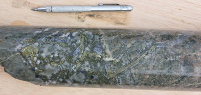 Photo 2: Assay interval returned 4.78% CuEq (2.31% Cu and 0.743% Mo) over 1.5m from 269.81m-270.31m. Silicified dacite porphyry breccia: phyllic alteration with local strong potassic overprint. Several generations of quartz veining and chalcopyrite - molybdenite, with disseminated molybdenite and chalcopyrite. (CNW Group/Libero Copper & Gold Corporation.)