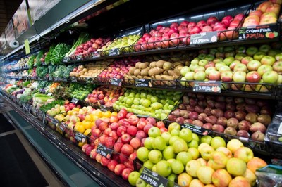 Natural Grocers proudly sells 100% organic produce at every location.