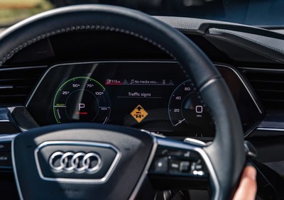 Audi C-V2X Bus Stop Warning in virtual cockpit