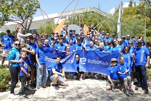 RoboMarkets limpia un parque de Limassol