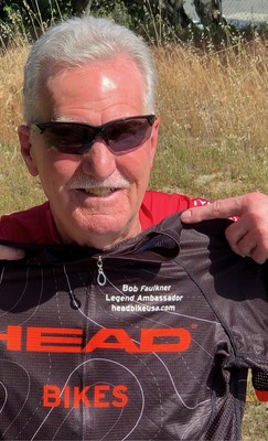 Bob Faulkner con su maillot de Embajador Leyenda HEAD