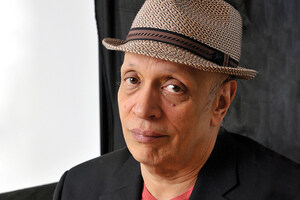 Critically Acclaimed Author Walter Mosley to Speak at Knox College Class of 2022 Commencement