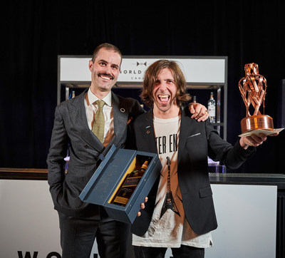 James Grant, Diageo World Class Canada and Global Bartender of the Year 2021 winner congratulates Massimo Zitti as he wins the title of Diageo World Class Bartender of the Year 2022 last night in Montreal. (CNW Group/Diageo)