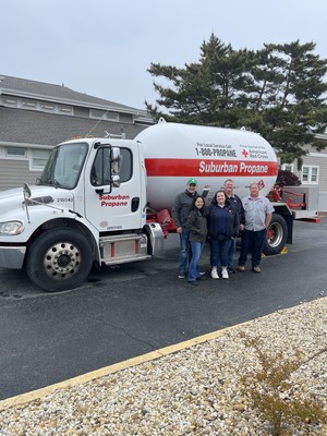 Local Employees from Suburban Propane volunteered today, donating their time at Children’s Beach House in Lewes, DE. The employees gardened with the organization’s preschoolers and provided a touch-a-truck experience with one of Suburban Propane’s bobtails.