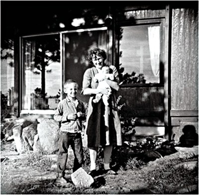 Margaret Isely (co-founder of Natural Grocers) and children, circa 1955.