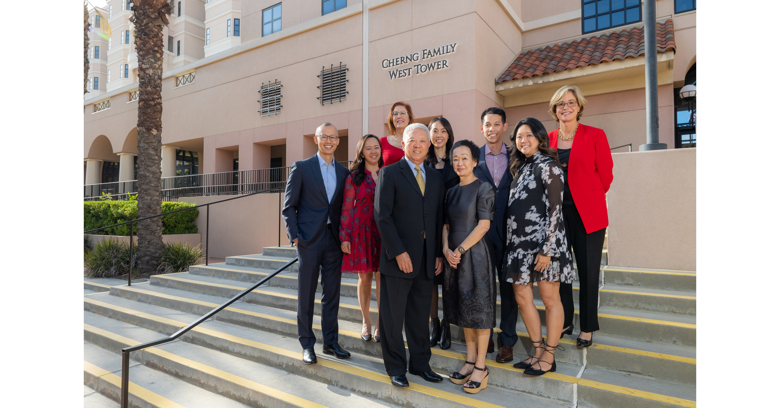 Andrew and Peggy Cherng make $25 million gift to Huntington Hospital