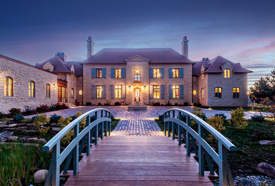 A large courtyard – comprised of cobbled stone reclaimed from Chicago’s State and McKinzie Streets – creates a grand entry to the main residence, while the footbridge lends a touch of country home charm. The residence was custom built by the current owners, who retained acclaimed firm Liederbach & Graham Architects out of Chicago for the design. DurangoLuxuryAuction.com.