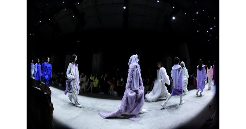 Xinhua Silk Road: Shenzhen fashion week blends digital technologies with new trends in fashion industry