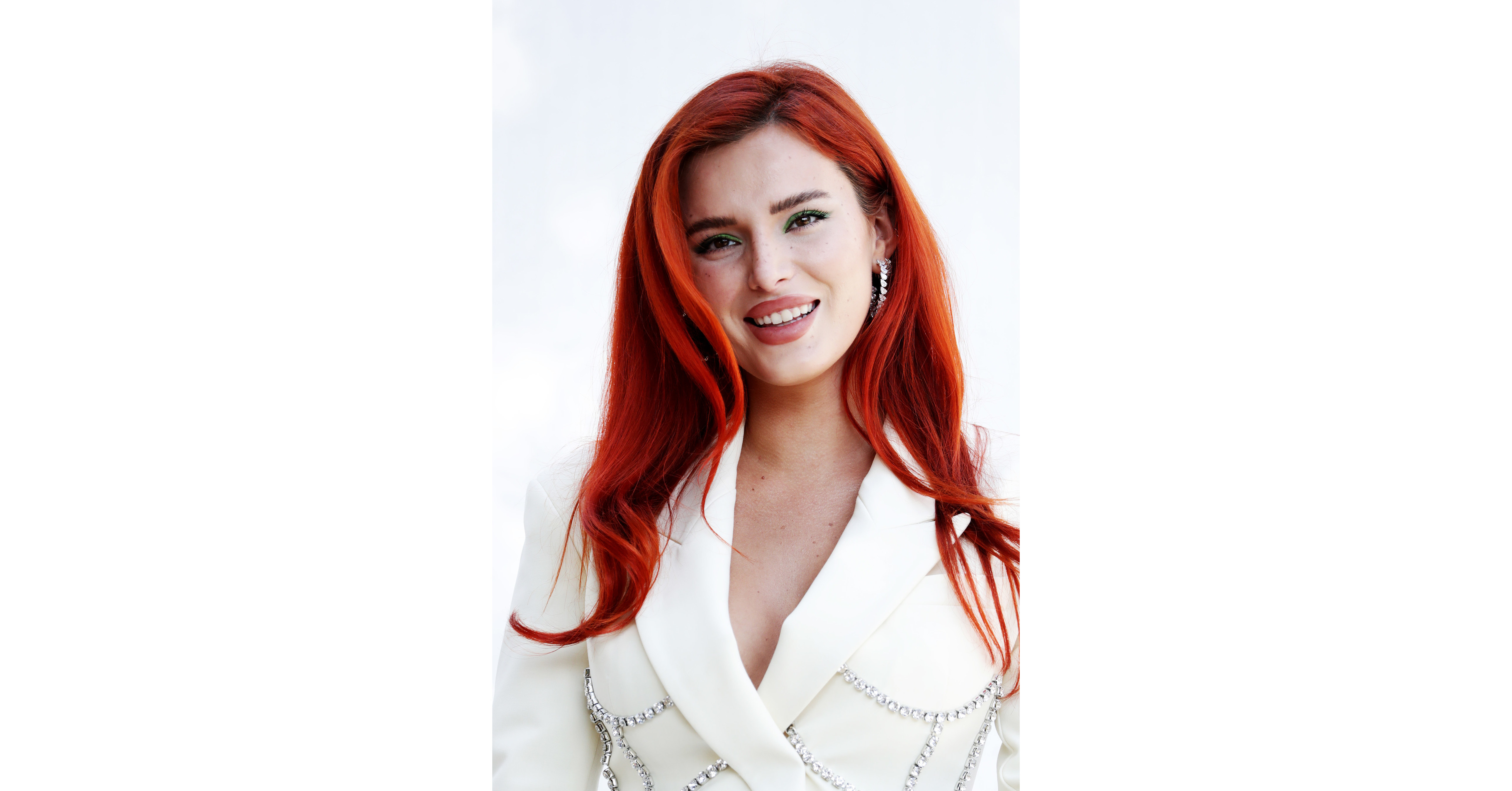 Bella Thorne Set To Star In Dark Comedy, The Trainer, Directed By Tony Kaye - Vimarsana News