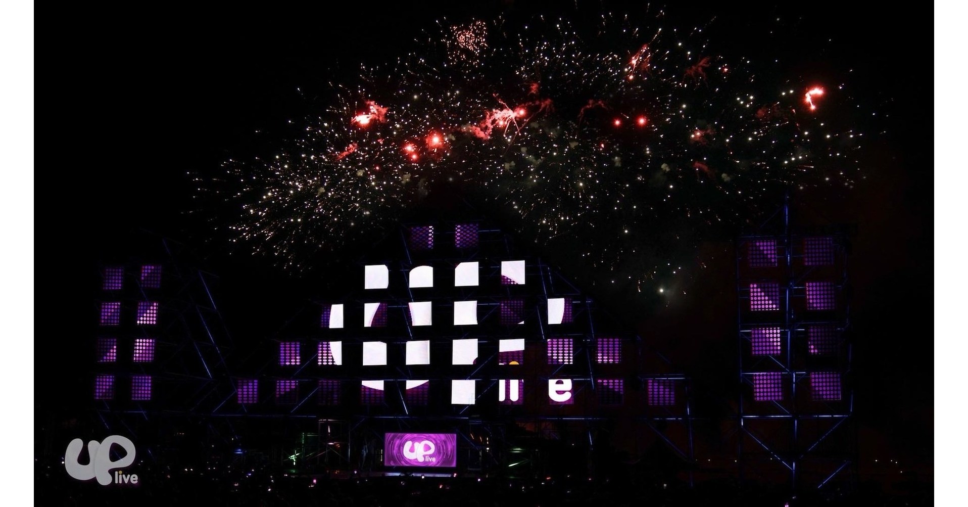 Uplive and Paula Abdul Collaborate on the White Party Palm Springs