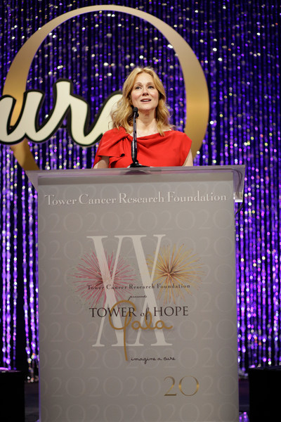 Oscar-nominated actress Laura Linney received Tower Cancer Research Foundation's Humanity Award for her cancer advocacy work at TCRF's Tower of Hope gala in May 2016. Photo courtesy TCRF/www.towercancer.org