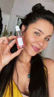 Trazia took to her Instagram to share with her audience the exciting news of partnering with Teami Blends