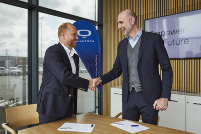 LOI signing between Andreas Haller (Founder and Member of the Board QUANTRON, left) and Fabrizio Simoni (CEO EYES, FRIEM-Group, right).