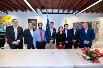 Representatives of the DMCC, UVentures, and the Government of Colombia which include the President of the Senate, Juan Diego Gomez Jimenez, and the Vice-Ministers of Commerce & Tourism, Justice & Law, and the mayor of Cartagena de Indias.