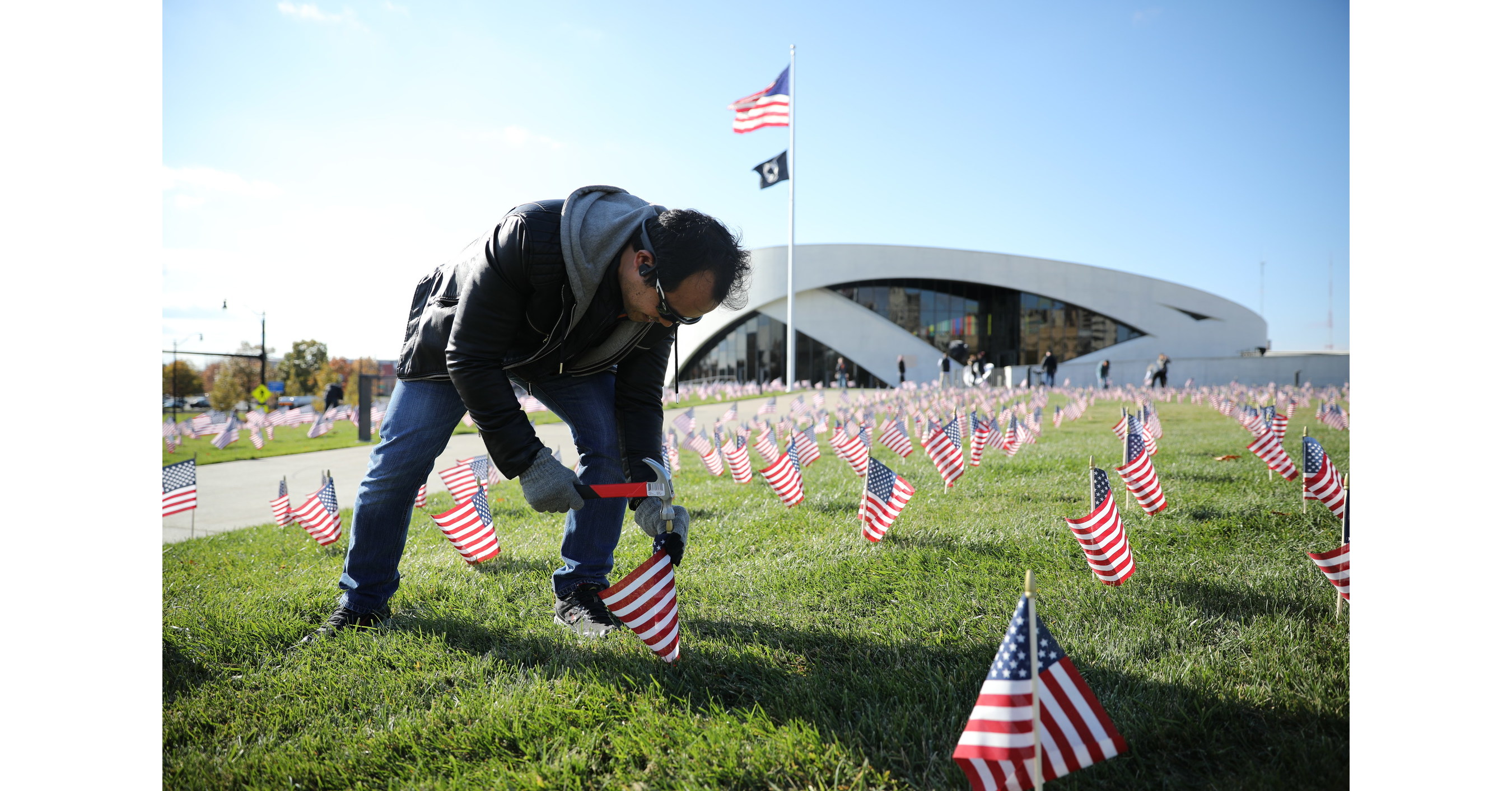 Big Lots raises funds for National Veterans Memorial and Museum in