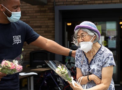 Shryne Group employees give back to the community through the STIIIZY Joint Efforts program, helping seniors at the Sakura Garden assisted living center during Asian Pacific American Heritage Month.