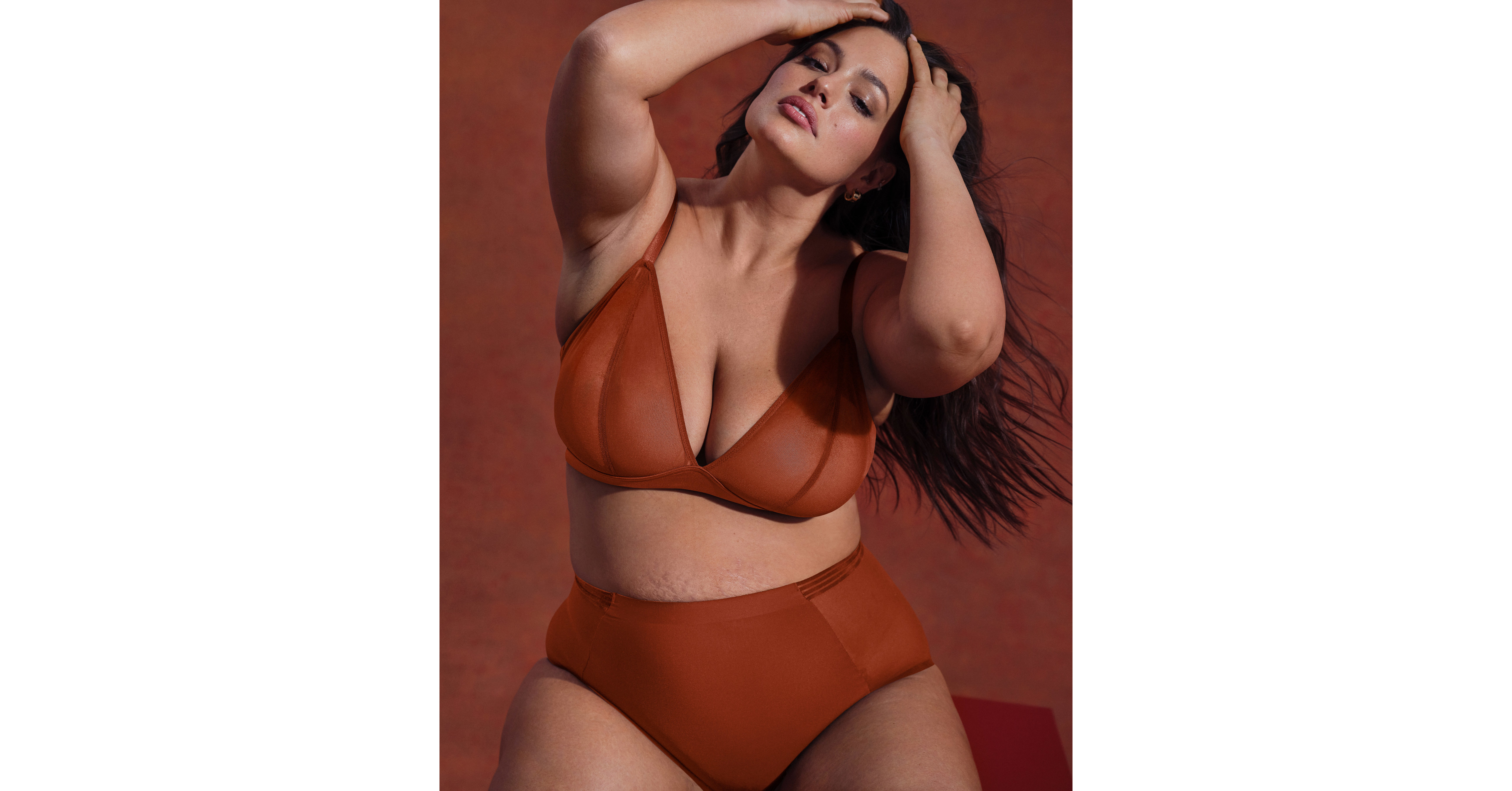 Ashley Graham for Knix swim campaign!🩱💦 Summer is flying by and