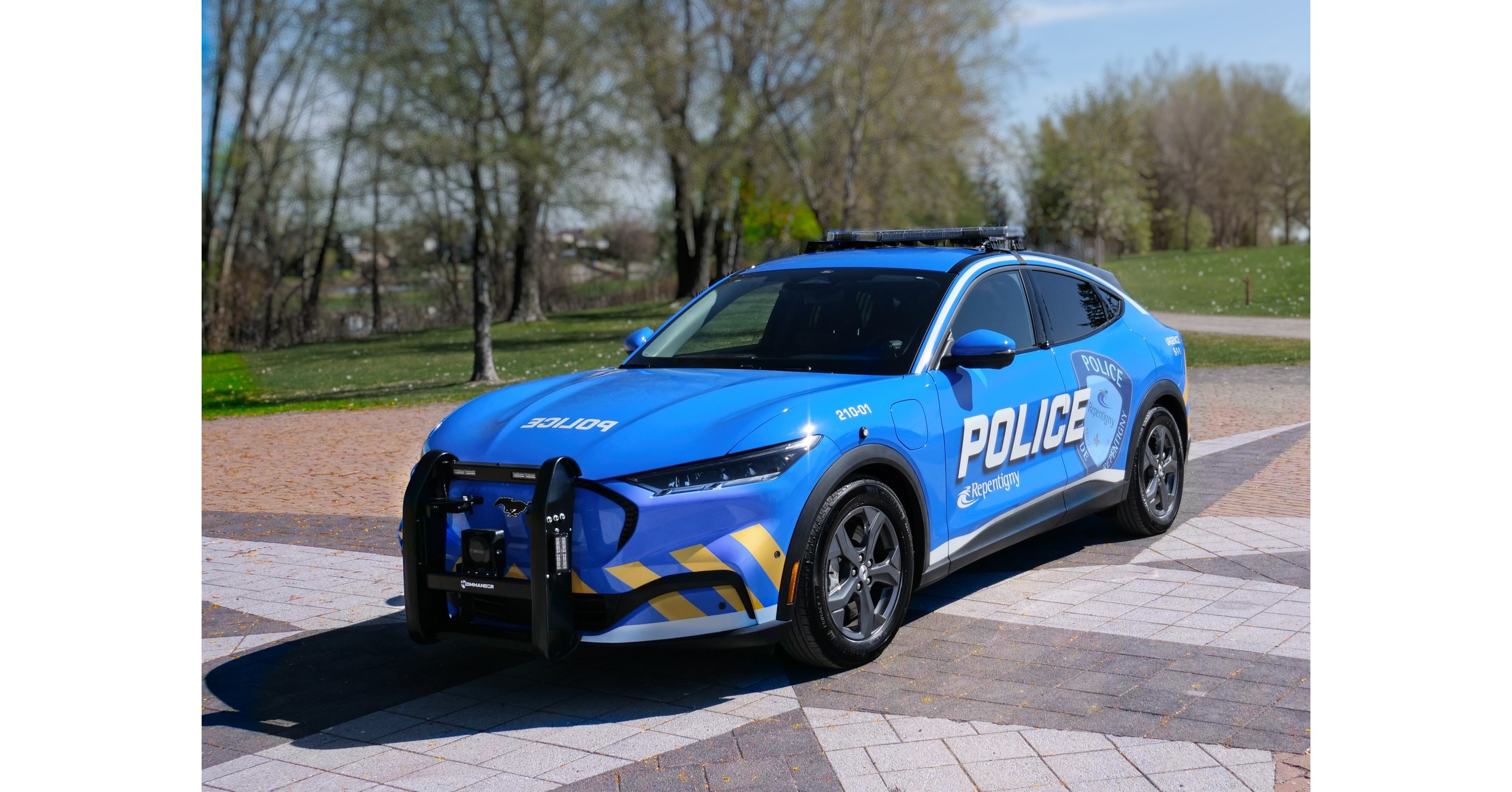 Repentigny's new electric police car goes on tour