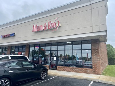 Adam & Eve Stores Opens 100th Store in Fredericksburg, VA (PRNewsfoto/adamevestores.com)