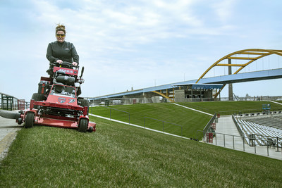 Ahead of the June 23 kick-off of Milwaukee’s famous Summerfest Music Festival, the lawns of Henry Maier Festival Park got their first cut of the 2022 season thanks to festival sponsor Briggs & Stratton®.